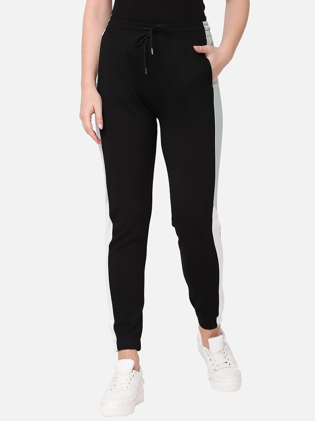 

R&B Women Black & Green Solid Jogger