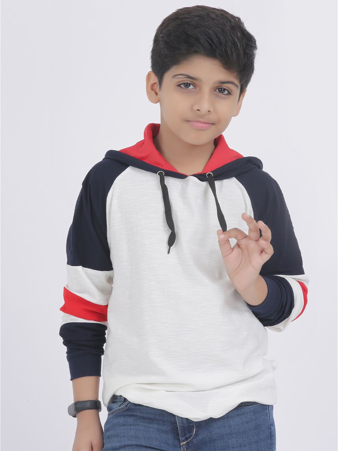 

SmartRAHO Kids White Colourblocked T-shirt