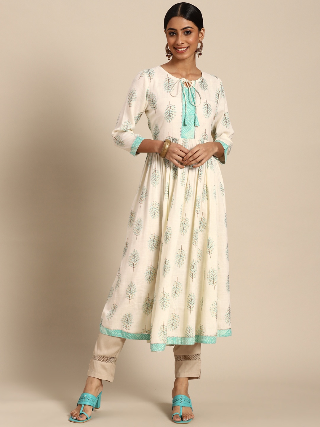 

Sangria Women Off White & Blue Floral Printed Gotta Patti Pastels Anarkali Kurta
