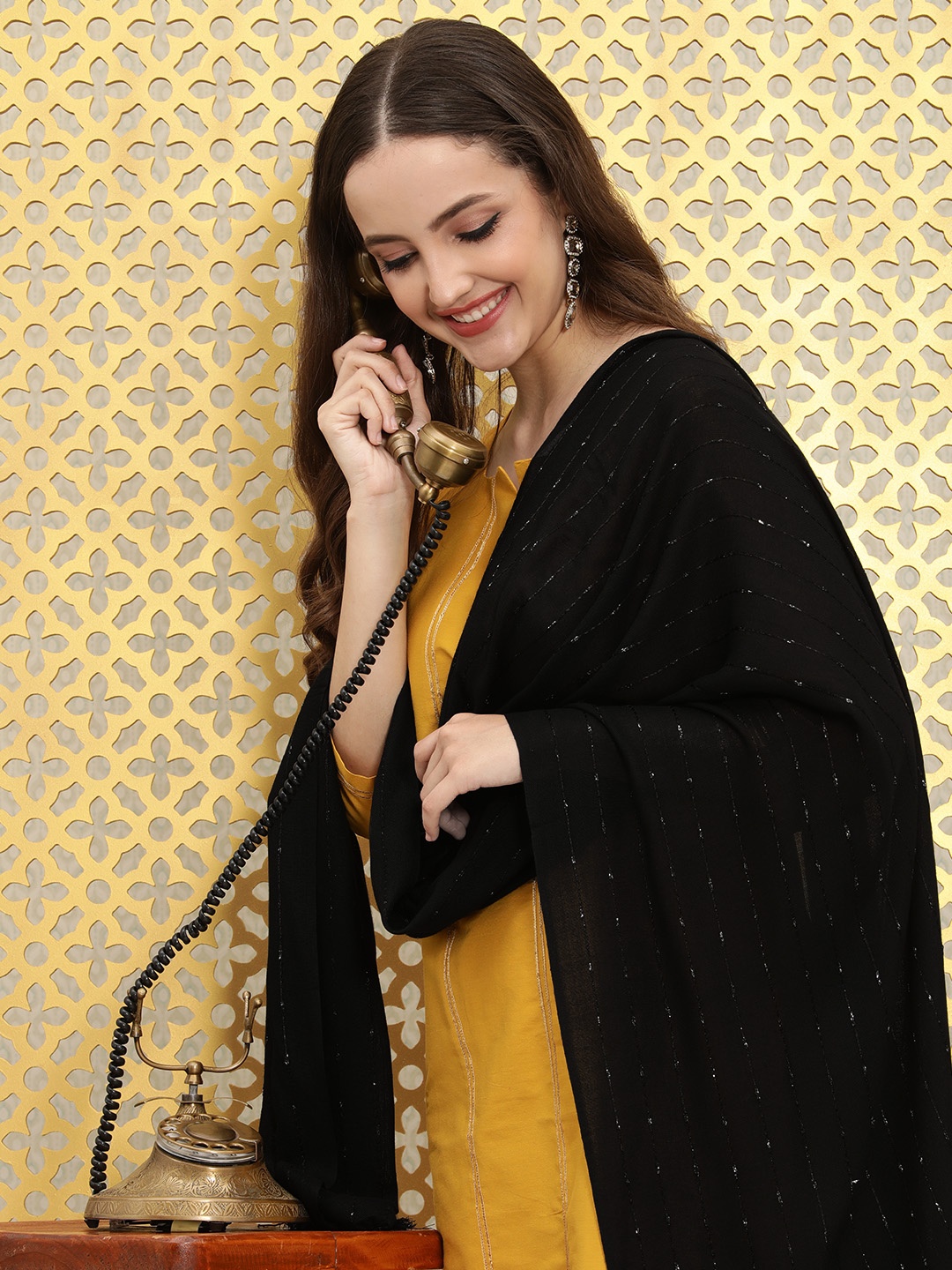 

Ode by House of Pataudi Black Striped Dupatta