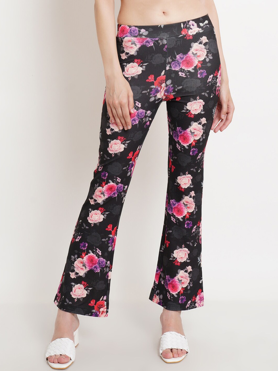 

Popwings Women Black Floral Printed Relaxed Easy Wash Trousers