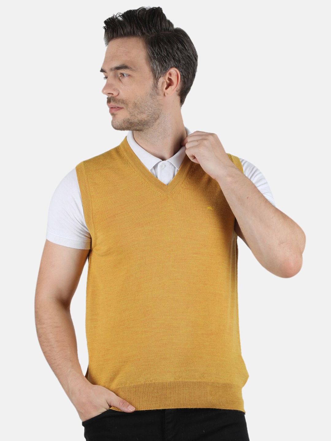 

Monte Carlo Mens Pure Wool Brown Solid V Neck Sweater