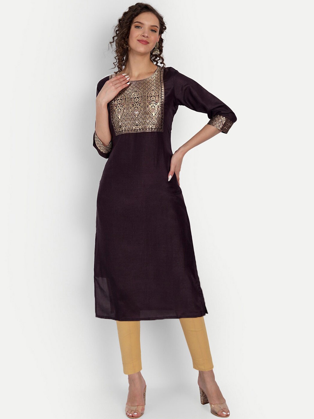 

Happy Design Women Burgundy & Gold-Toned Ethnic Motifs Kurta