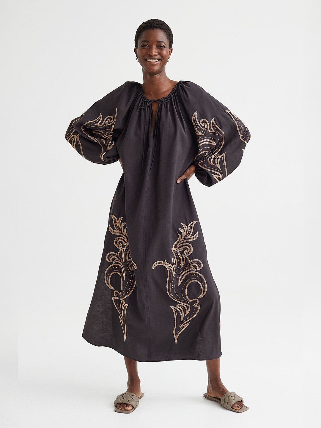 

H&M Women Black Balloon-sleeved embroidered dress