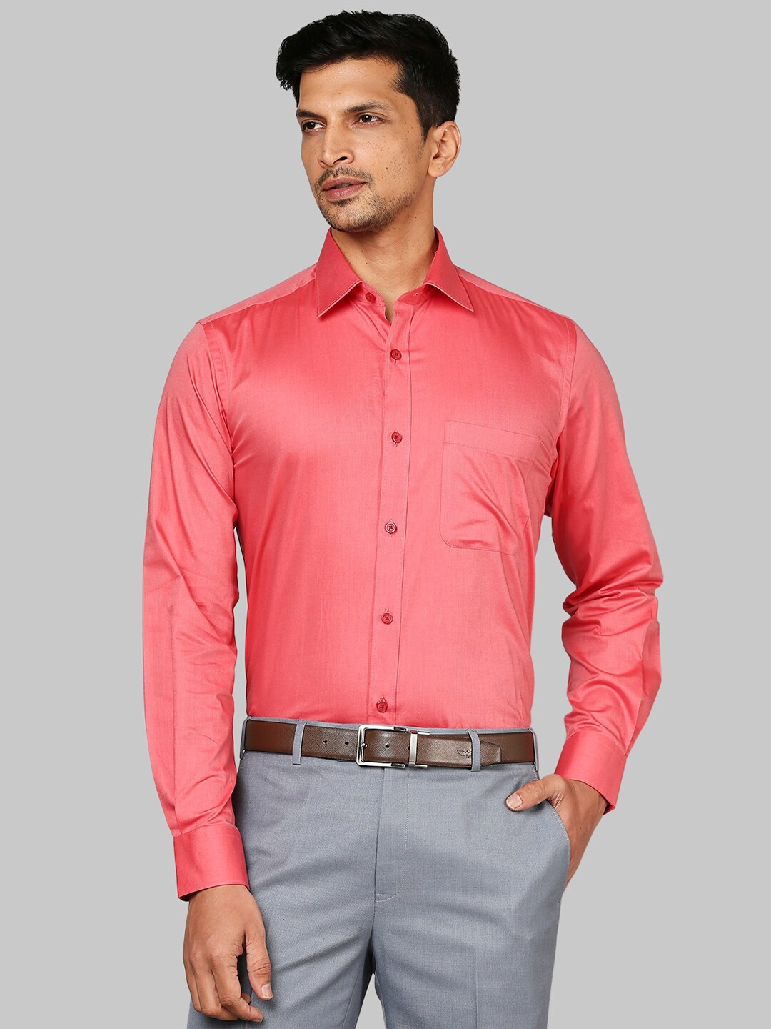 

Raymond Men Red Solid Cotton Formal Shirt