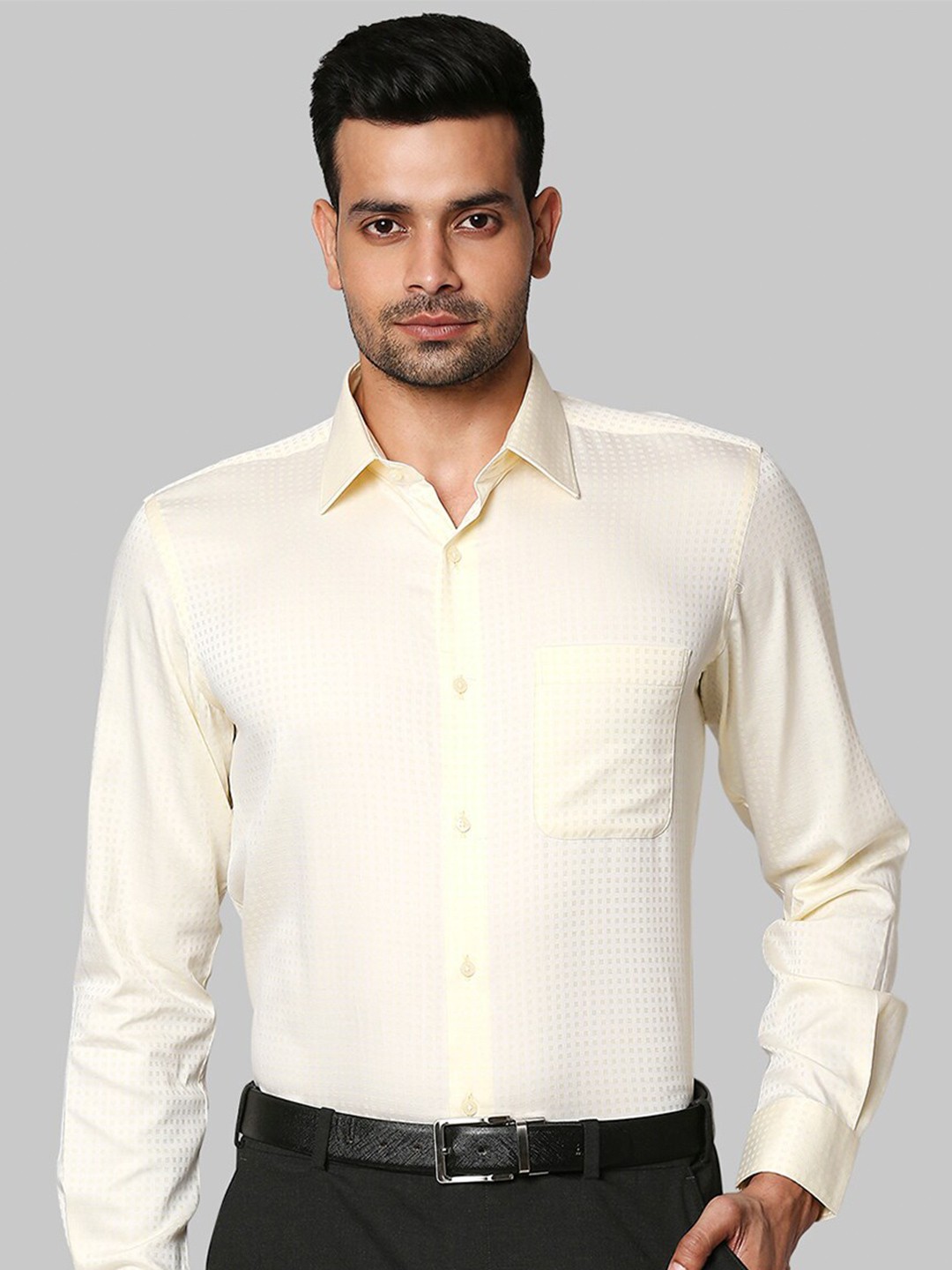 

Raymond Men Light Yellow Solid Cotton Formal Shirts
