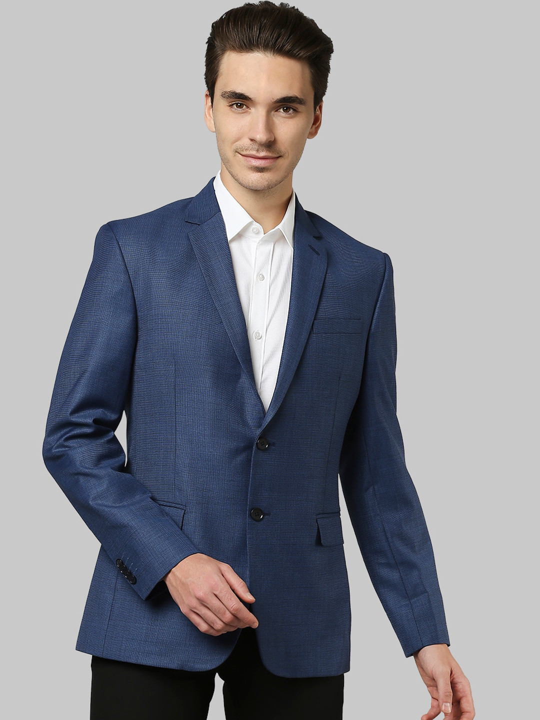

Raymond Men Blue & Black Solid Single Breasted 2 Piece Formal Suits