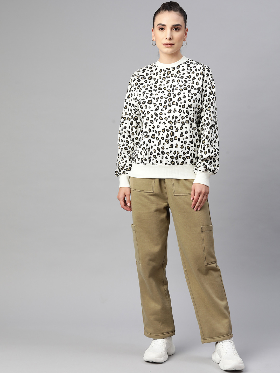 

Laabha Women White & Olive Green Printed Tracksuit