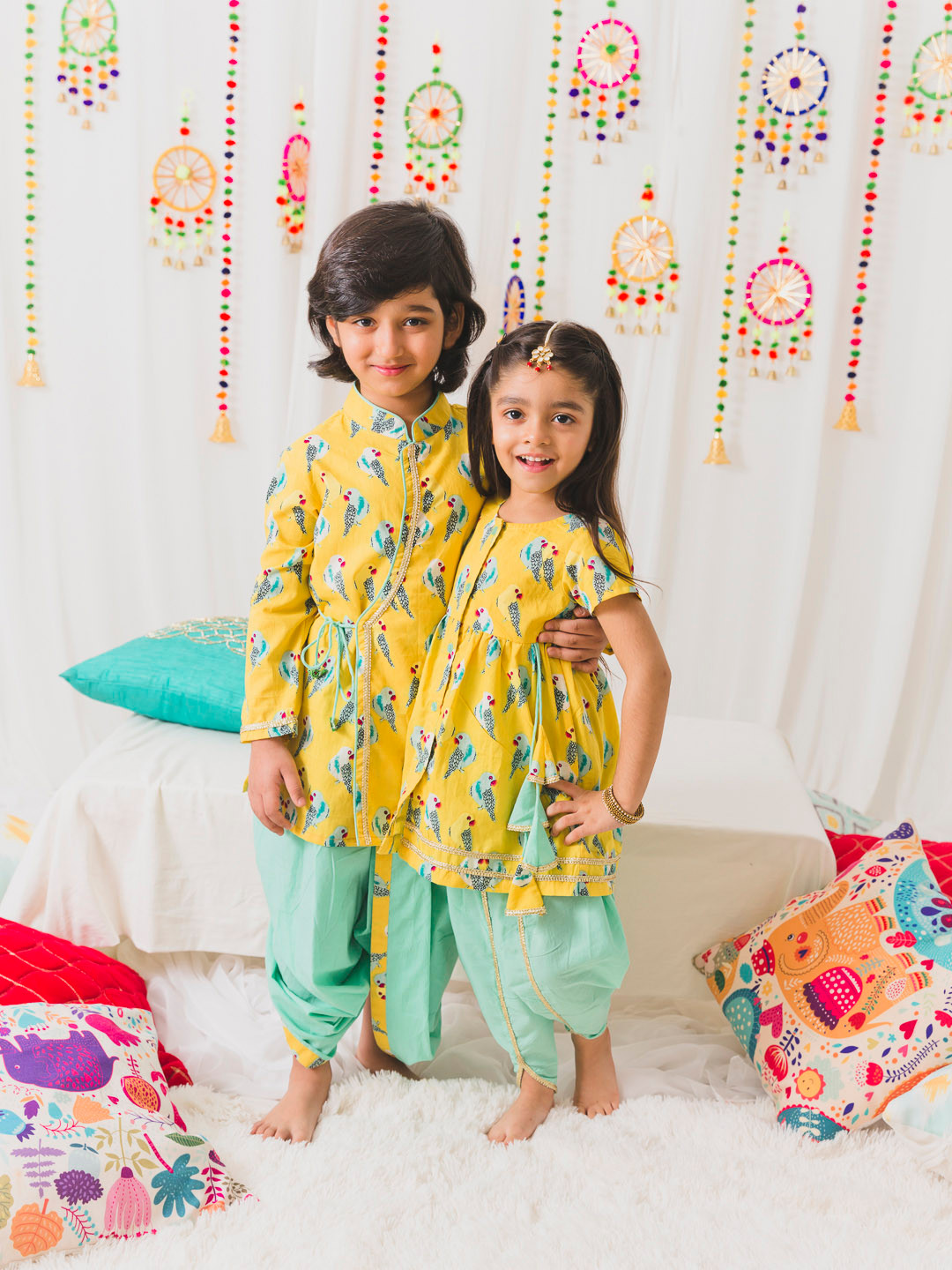 

pspeaches Boys Yellow Printed Angrakha Pure Cotton Kurta with Trousers