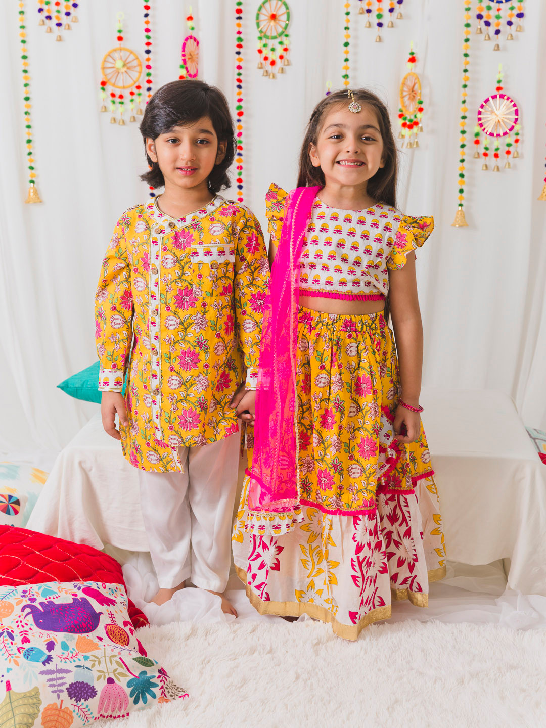 

pspeaches Boys Yellow Ethnic Motifs Printed Angrakha Pure Cotton Kurta with Trousers