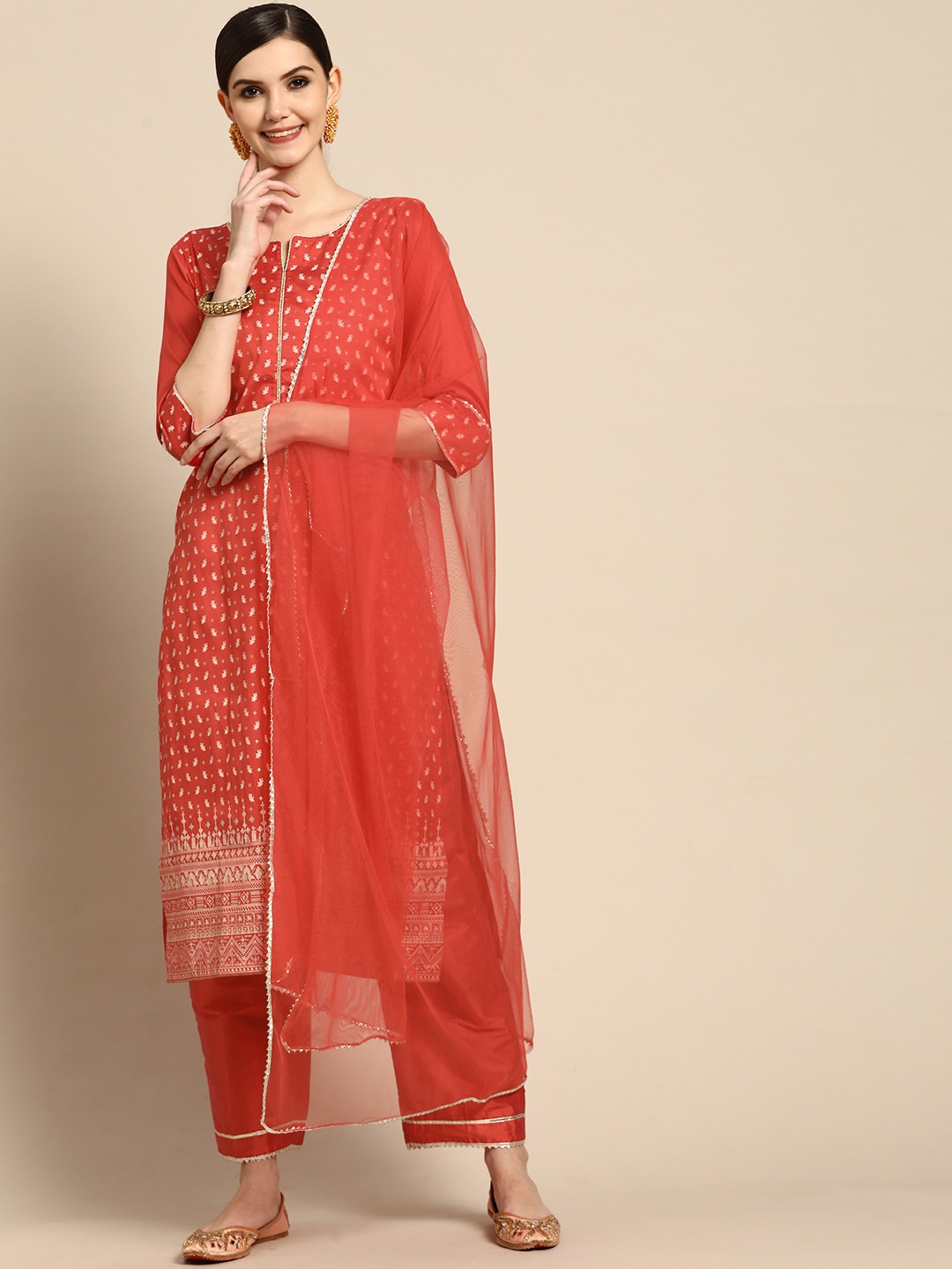 

GERUA Women Red Floral Printed Gotta Patti Kurta with Trousers & With Dupatta