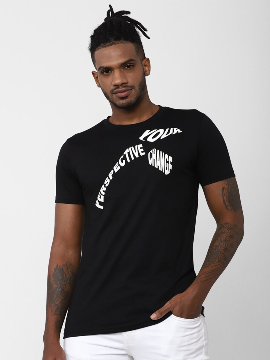 

FOREVER 21 Men Black Printed Monochrome T-shirt
