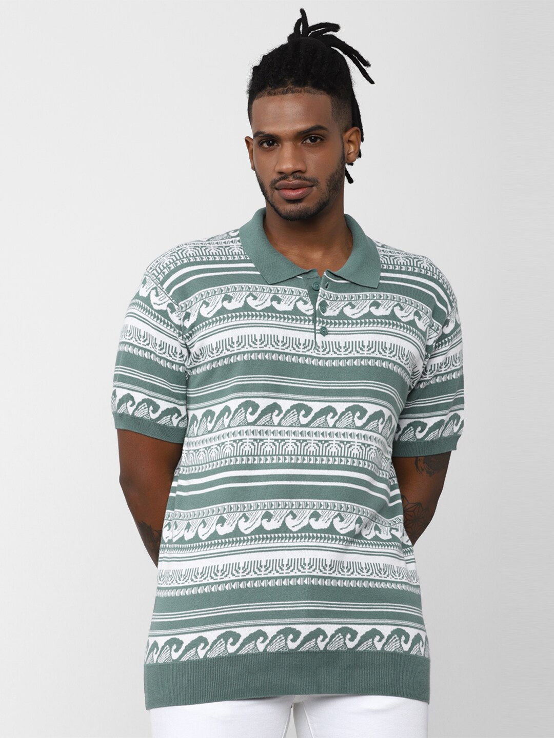 

FOREVER 21 Men Green Tribal Printed T-shirt