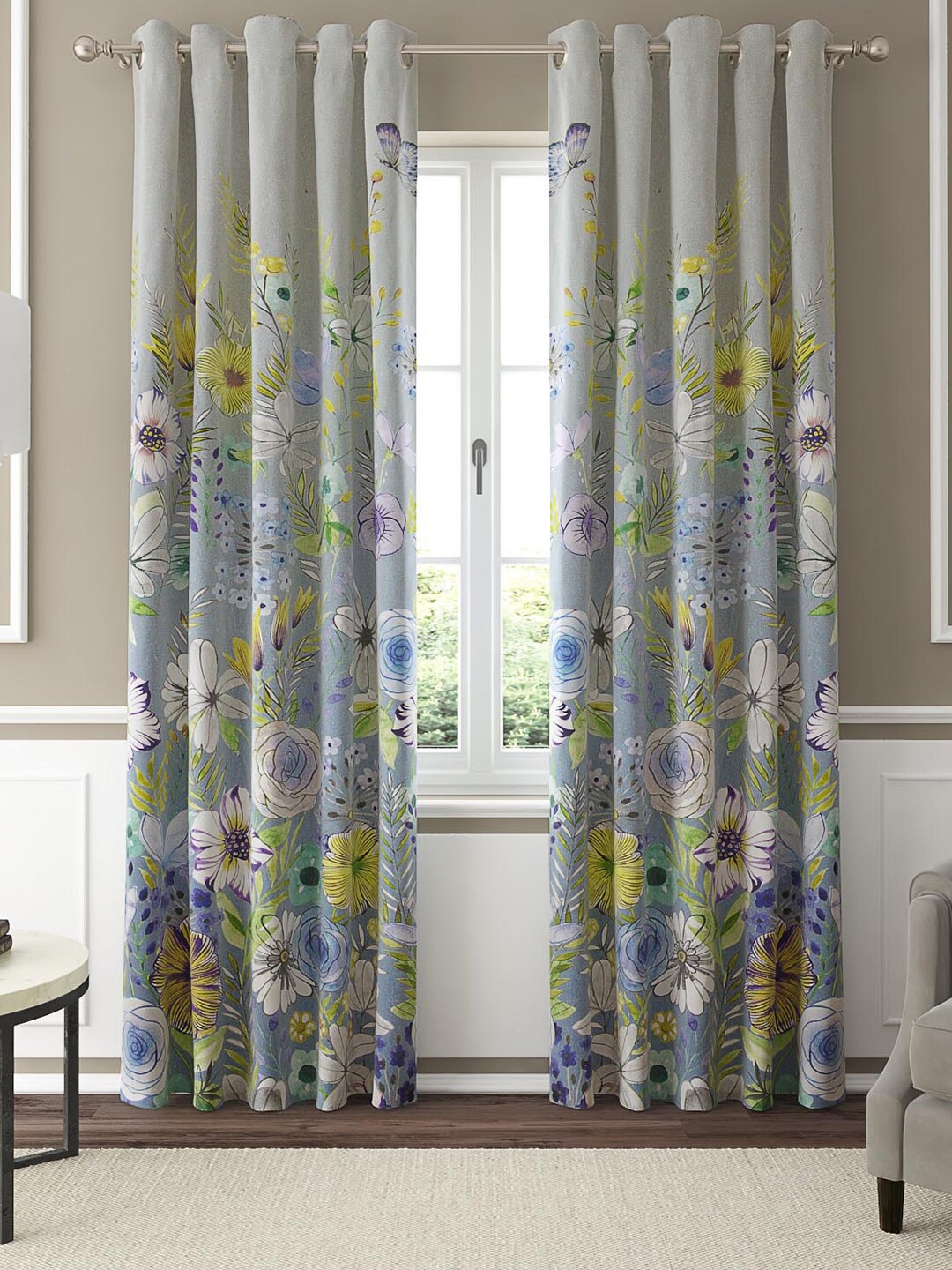 

GM Grey & White Set of 2 Floral Room Darkening Door Curtain