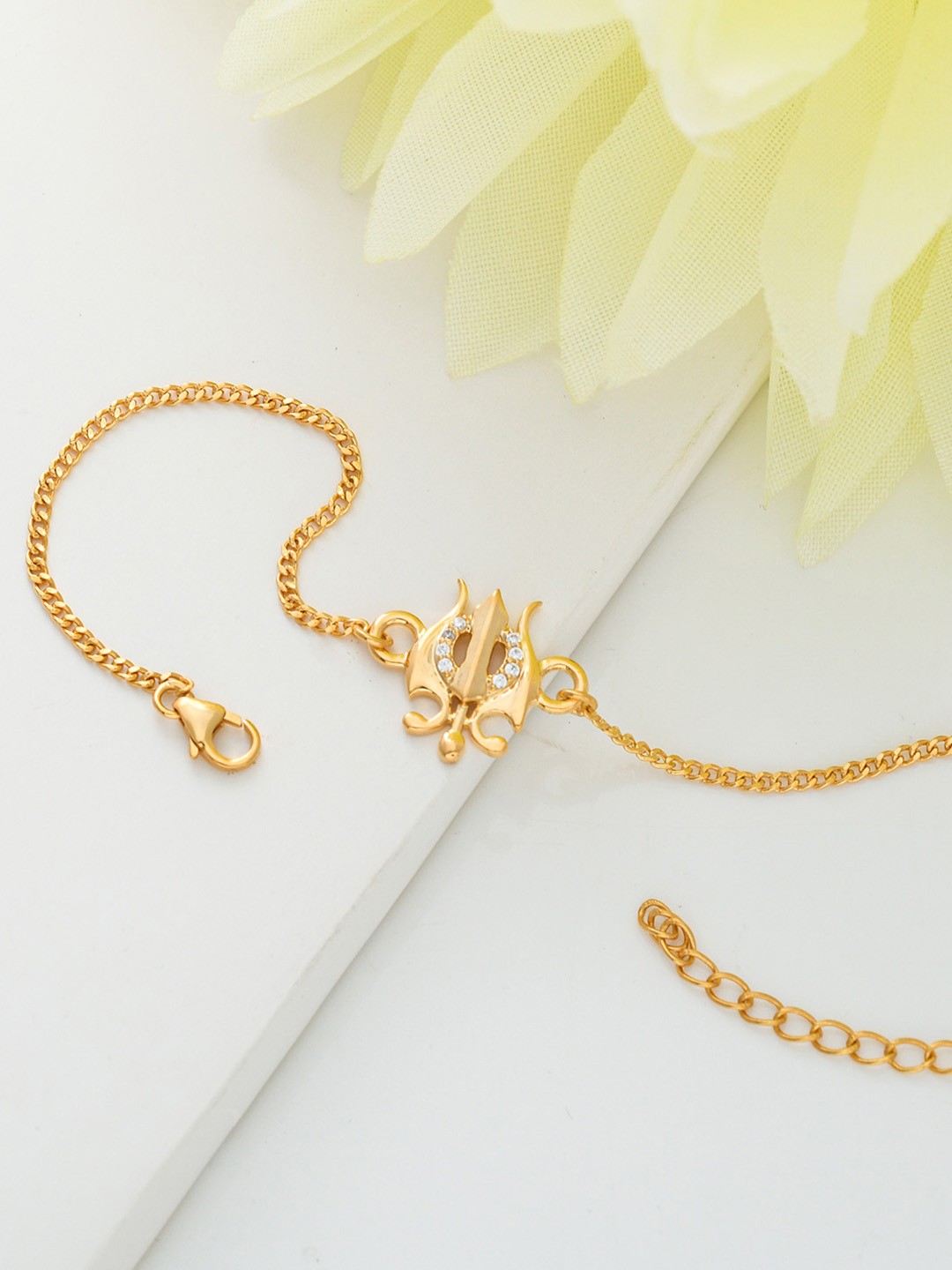 

Voylla 925 Sterling Silver Gold Micron Plated Rakhi