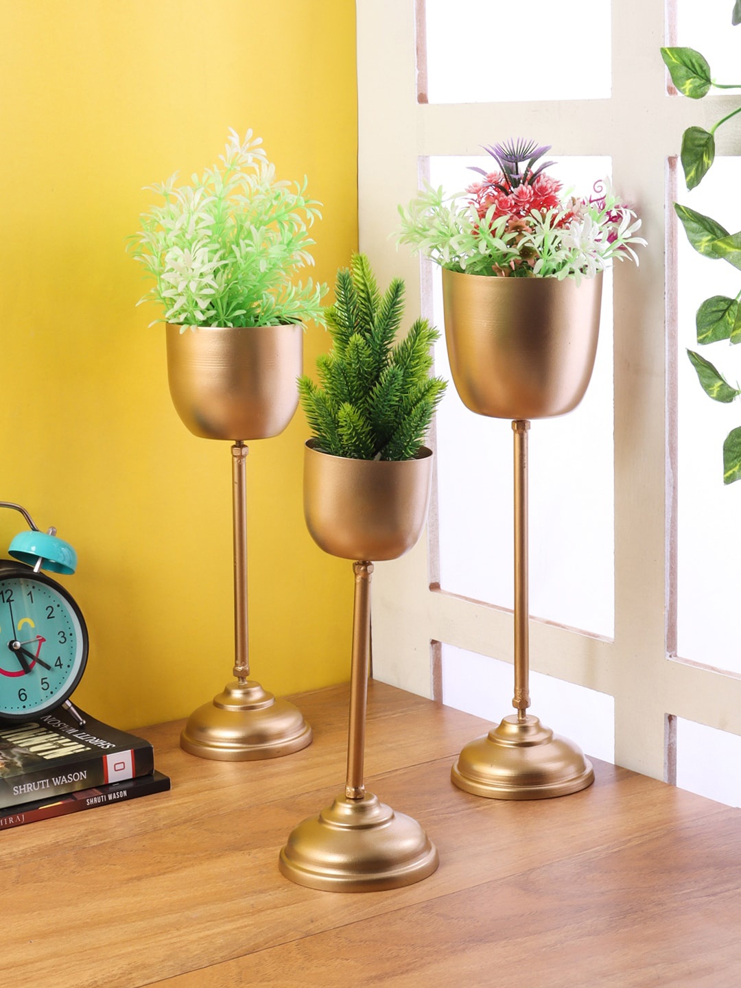 

Amaya Decors Set Of 3 Gold-Colored Solid Detachable Planters With Stand