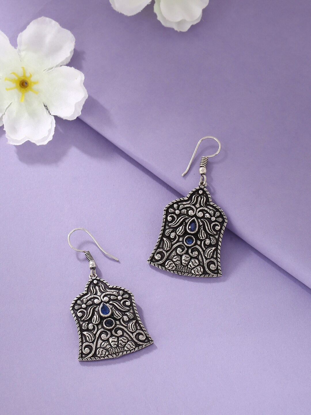 

kashwini Silver-Toned Classic Drop Earrings