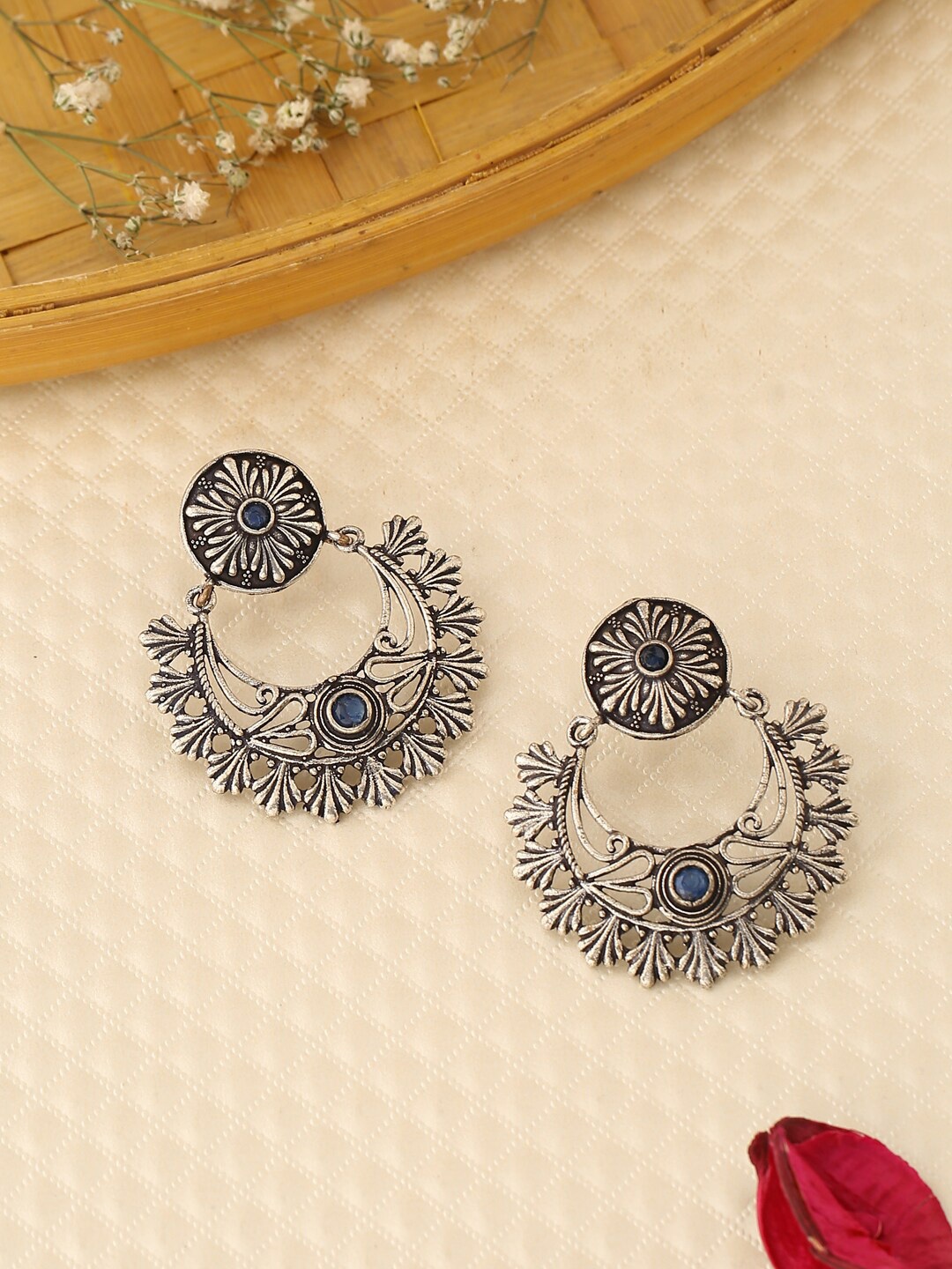 

kashwini Silver-Toned Contemporary Chandbalis Earrings