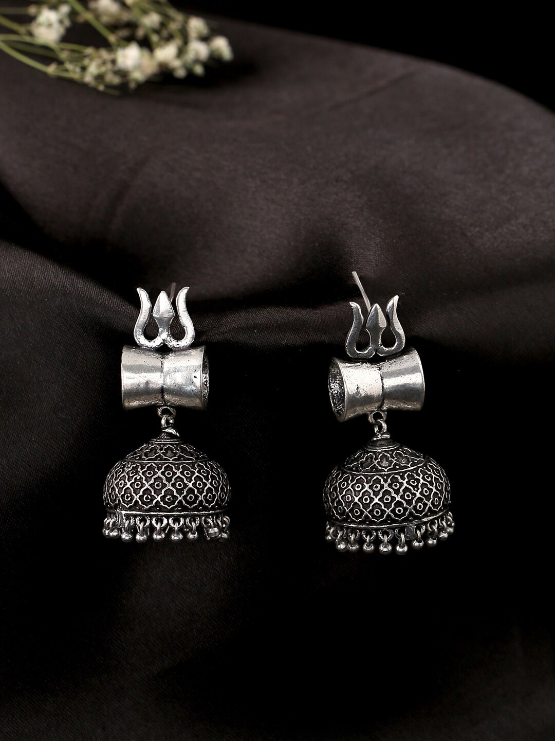 

kashwini Silver-Toned Contemporary Jhumkas Earrings