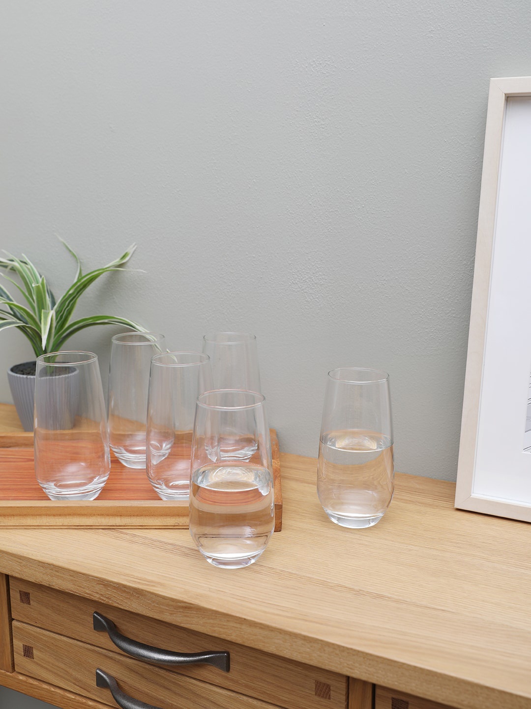 

HomeTown Concave Water or Juice Glasses 440 Ml set of 6 in Transparent Colour