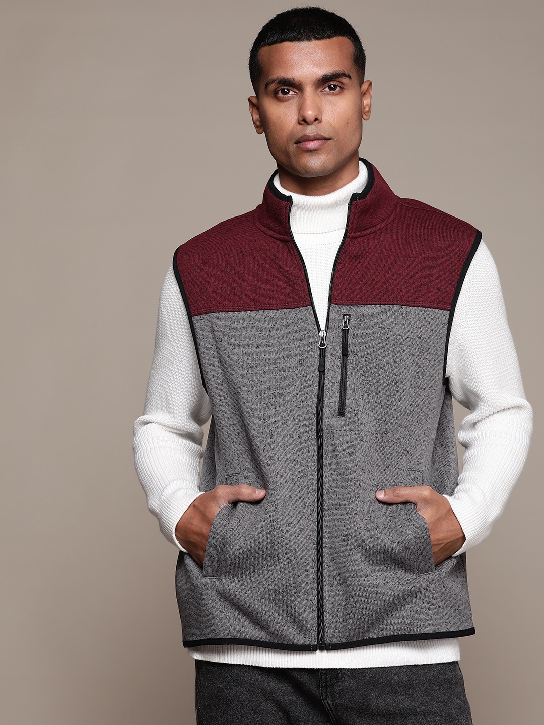 

Macy's Club Room Men Maroon & Grey Colourblocked Fleece Cardigan