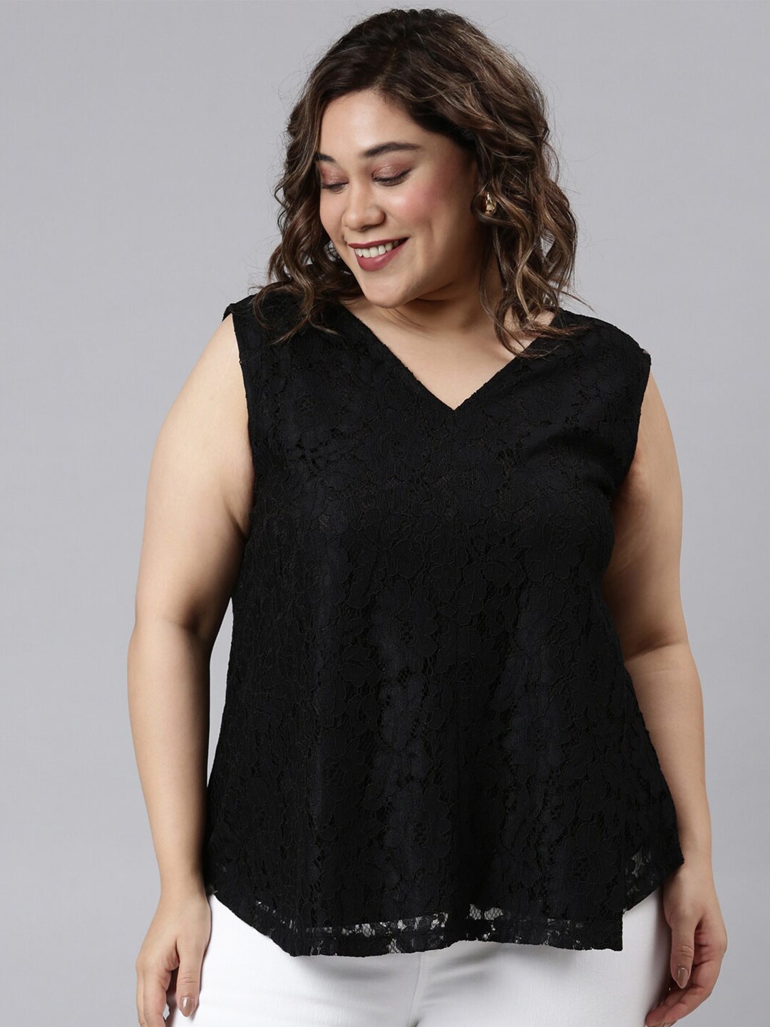 

The Pink Moon Women Plus Size Black Embroidered Lace Top