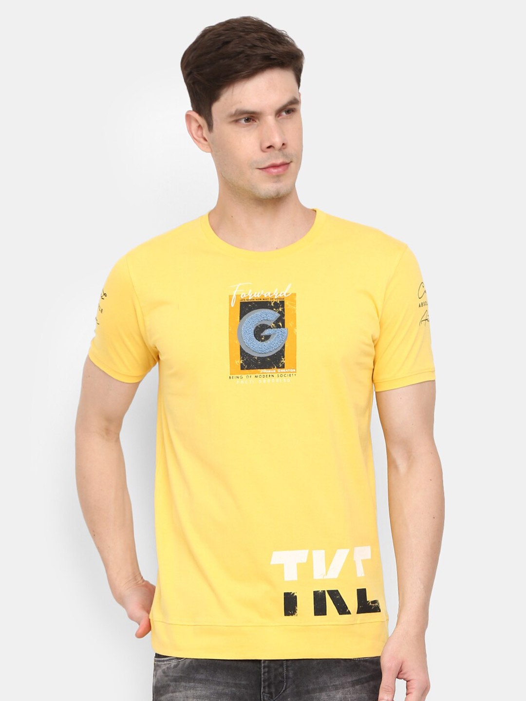 

V-Mart Men Yellow Typography Printed Applique Slim Fit T-shirt