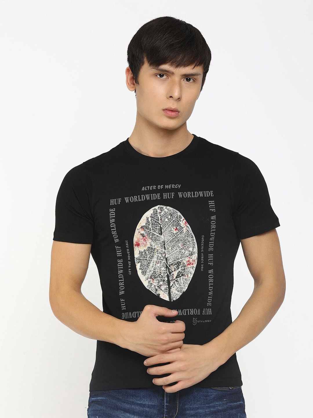 

V-Mart Men Black & eerie black Printed Slim Fit T-shirt
