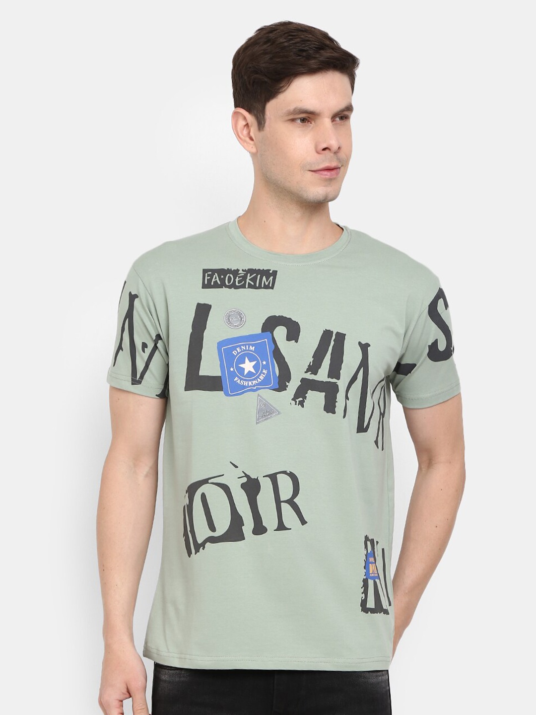 

V-Mart Men Green Typography Printed T-shirt
