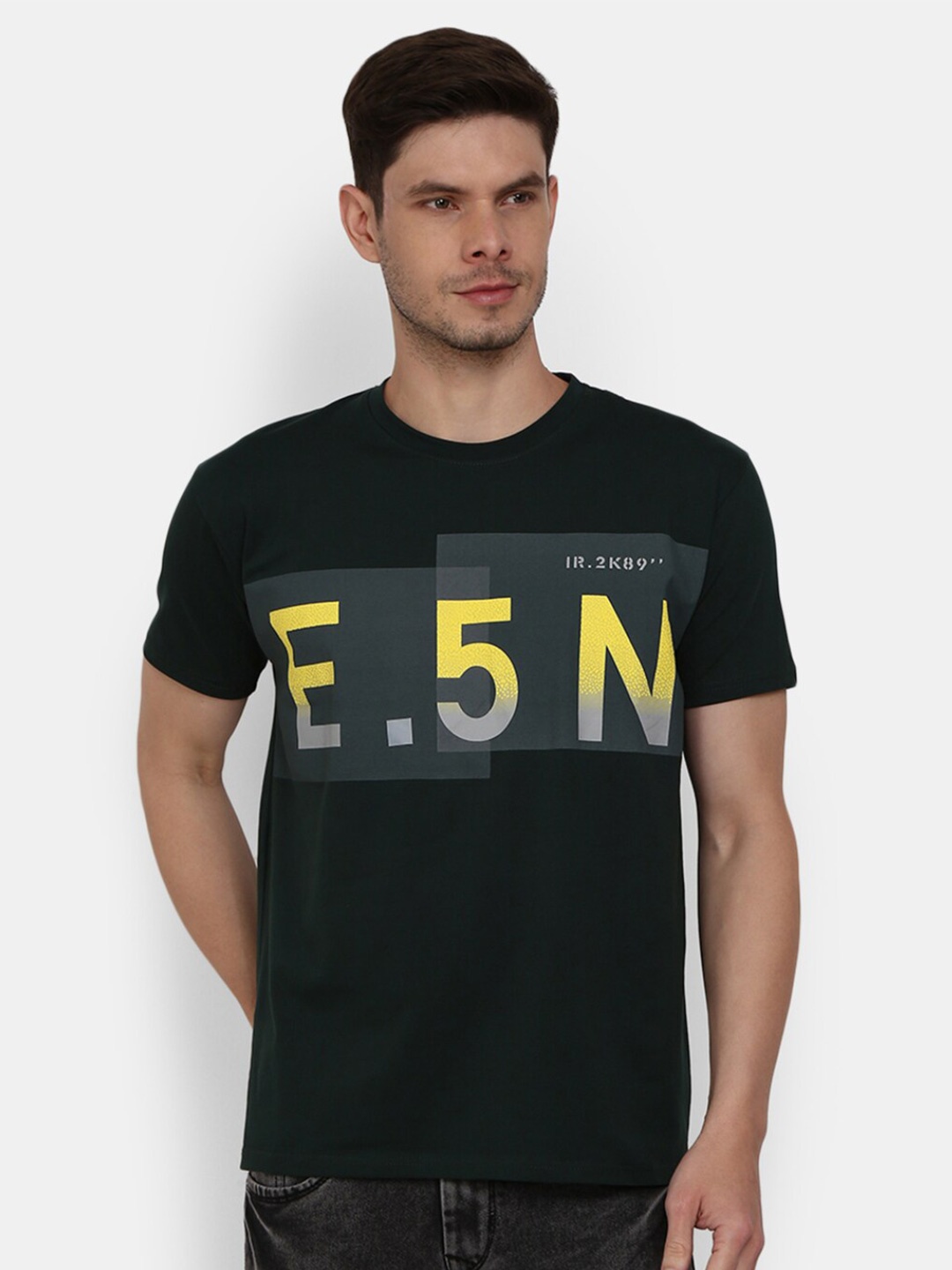 

V-Mart Men Green Typography Printed T-shirt