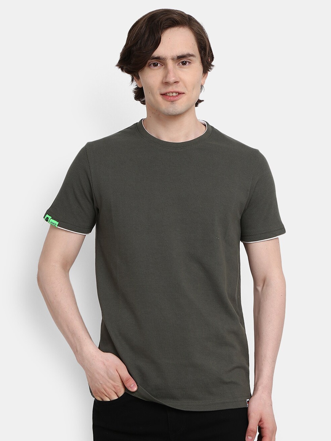 

V-Mart Men Olive Green Slim Fit T-shirt