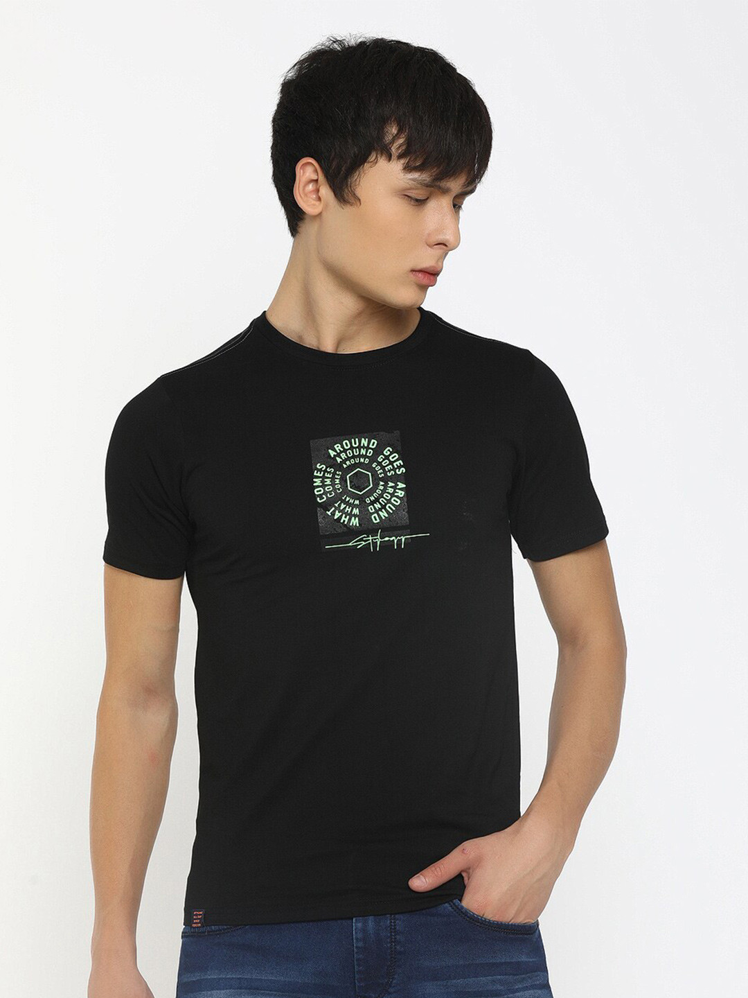 

V-Mart Men Black & Green Typography Printed Slim Fit T-shirt
