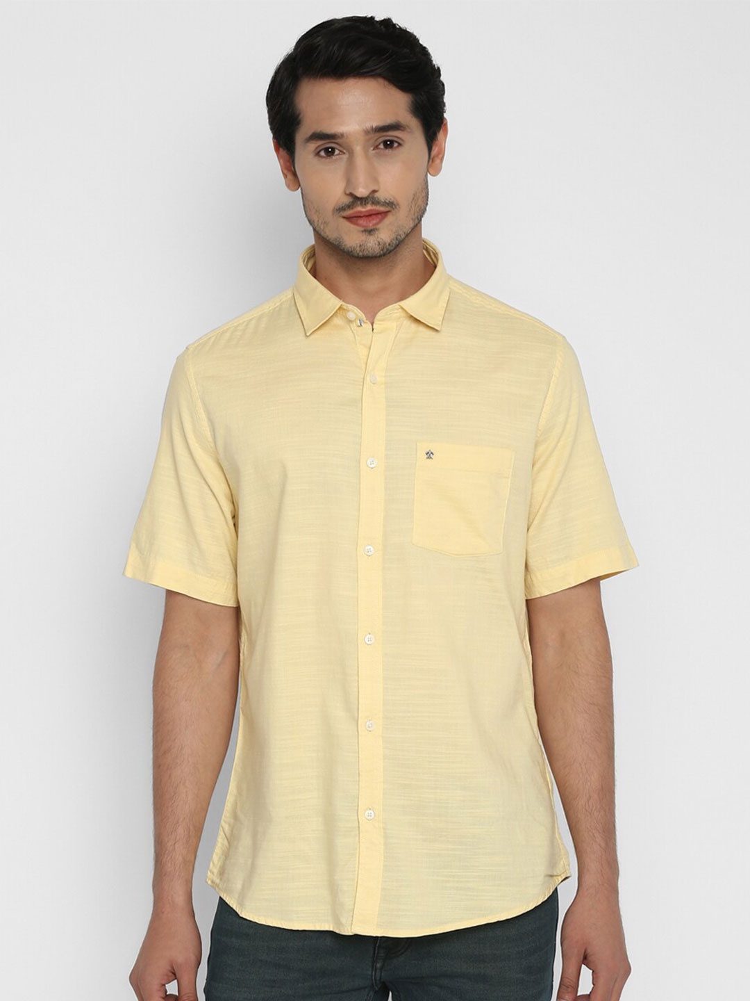 

Turtle Men Yellow Slim Fit Semiformal Shirt