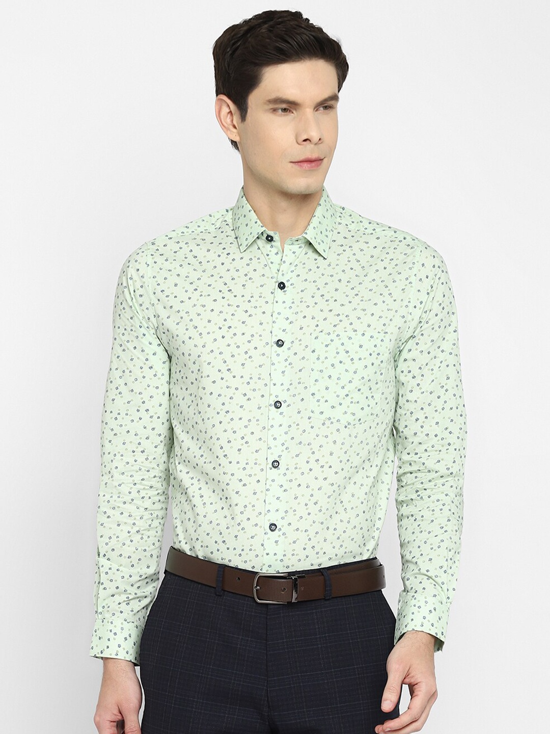 

Turtle Men Green Slim Fit Floral Printed Semiformal Shirt