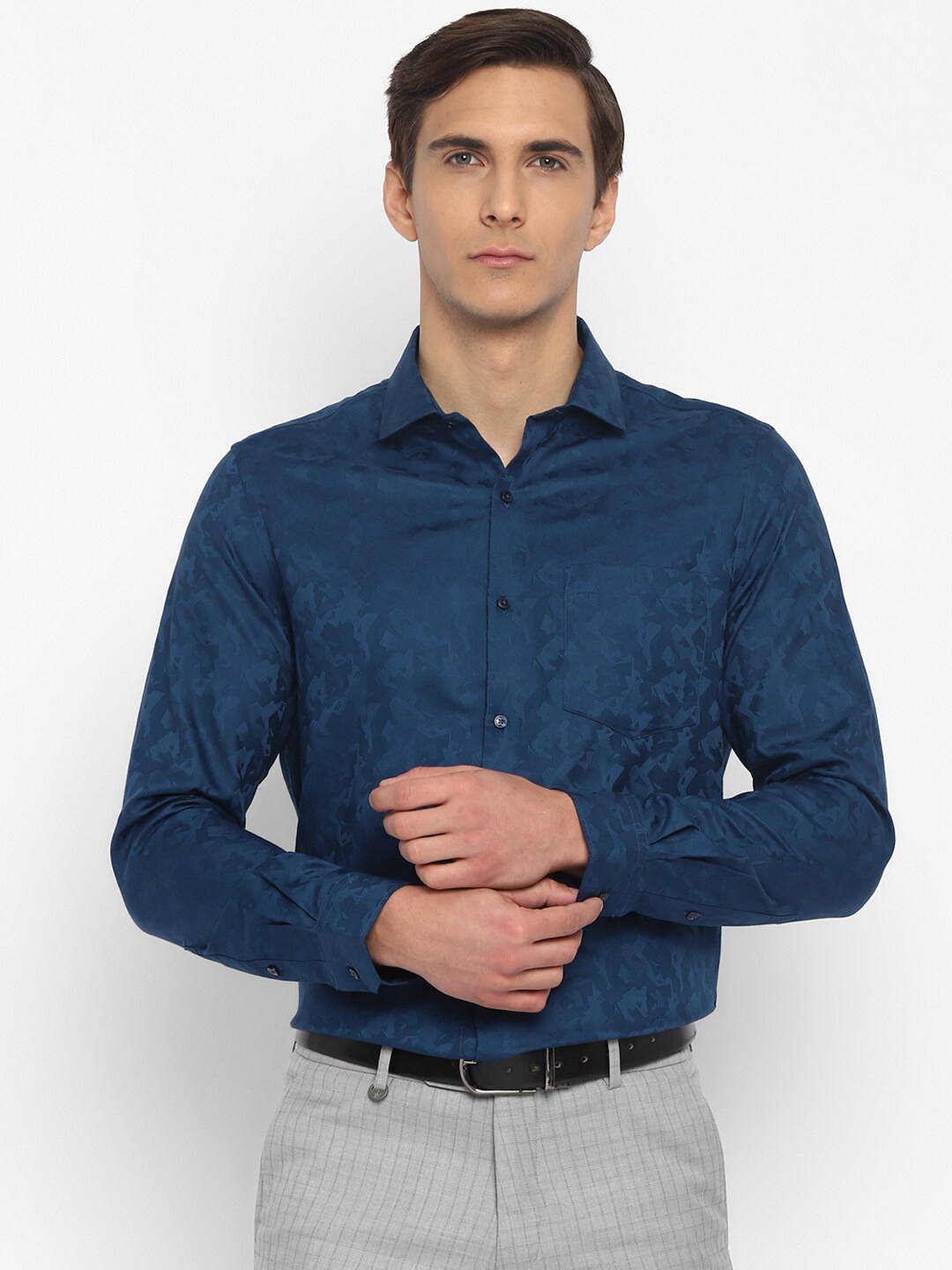 

Turtle Men Navy Blue Slim Fit 100% Cotton Semiformal Shirt