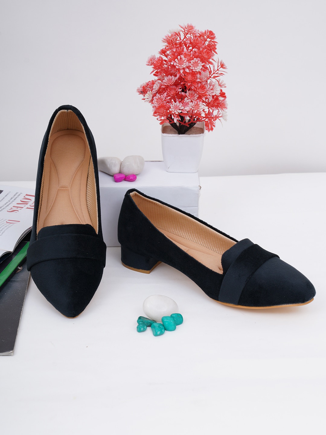 

Misto Black Suede Block Pumps