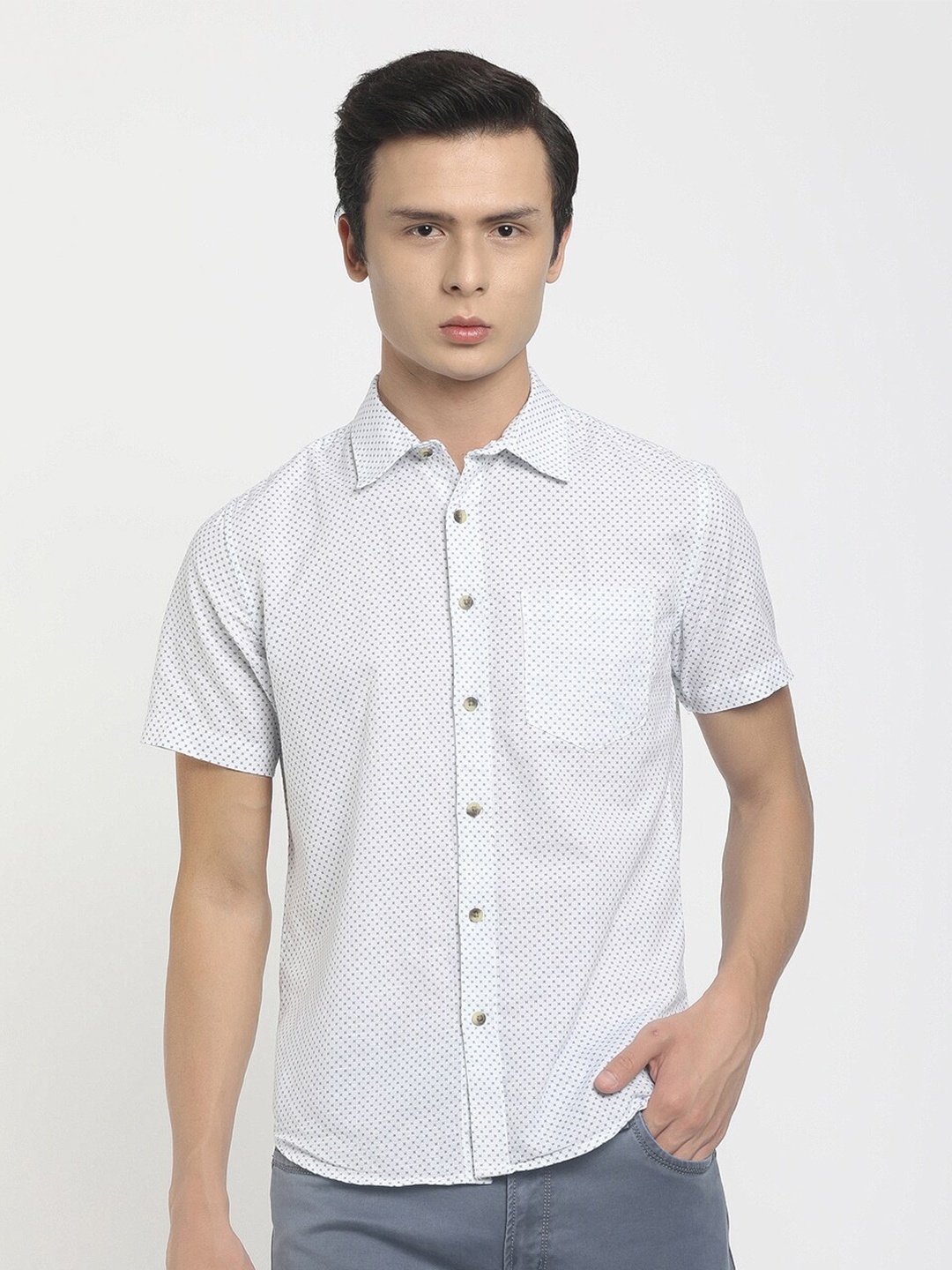 

V-Mart Men White Printed Casual Shirt