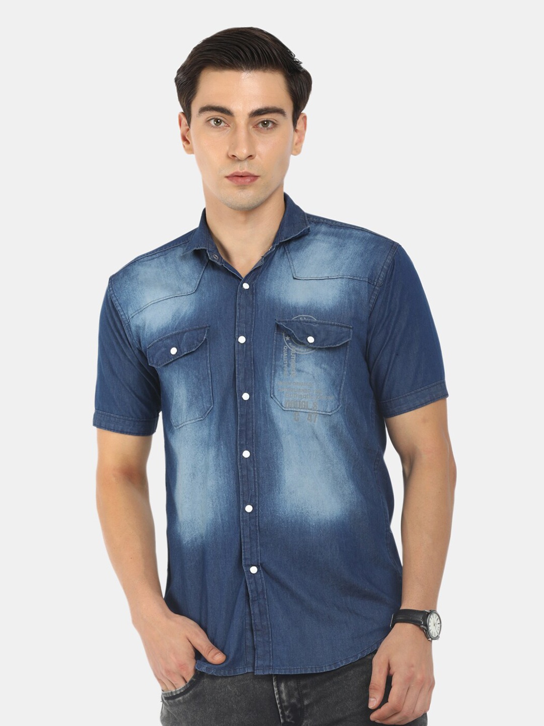 

V-Mart Men Blue Faded Casual Denim Spread Collar Shirt