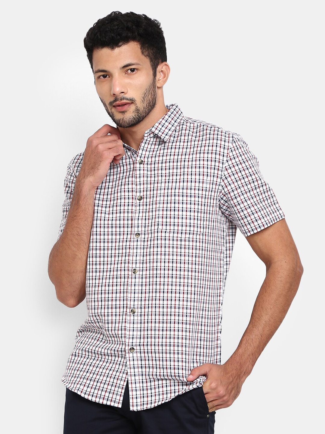 

V-Mart Men White Gingham Checks Checked Casual Shirt
