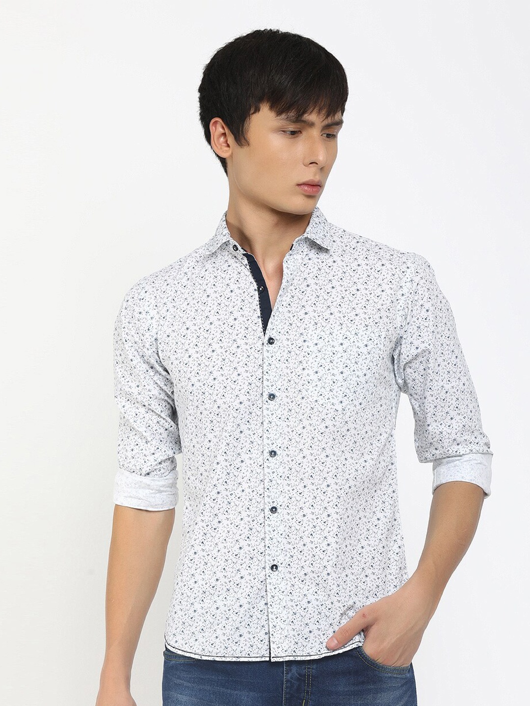 

V-Mart Men White Floral Printed Casual Shirt