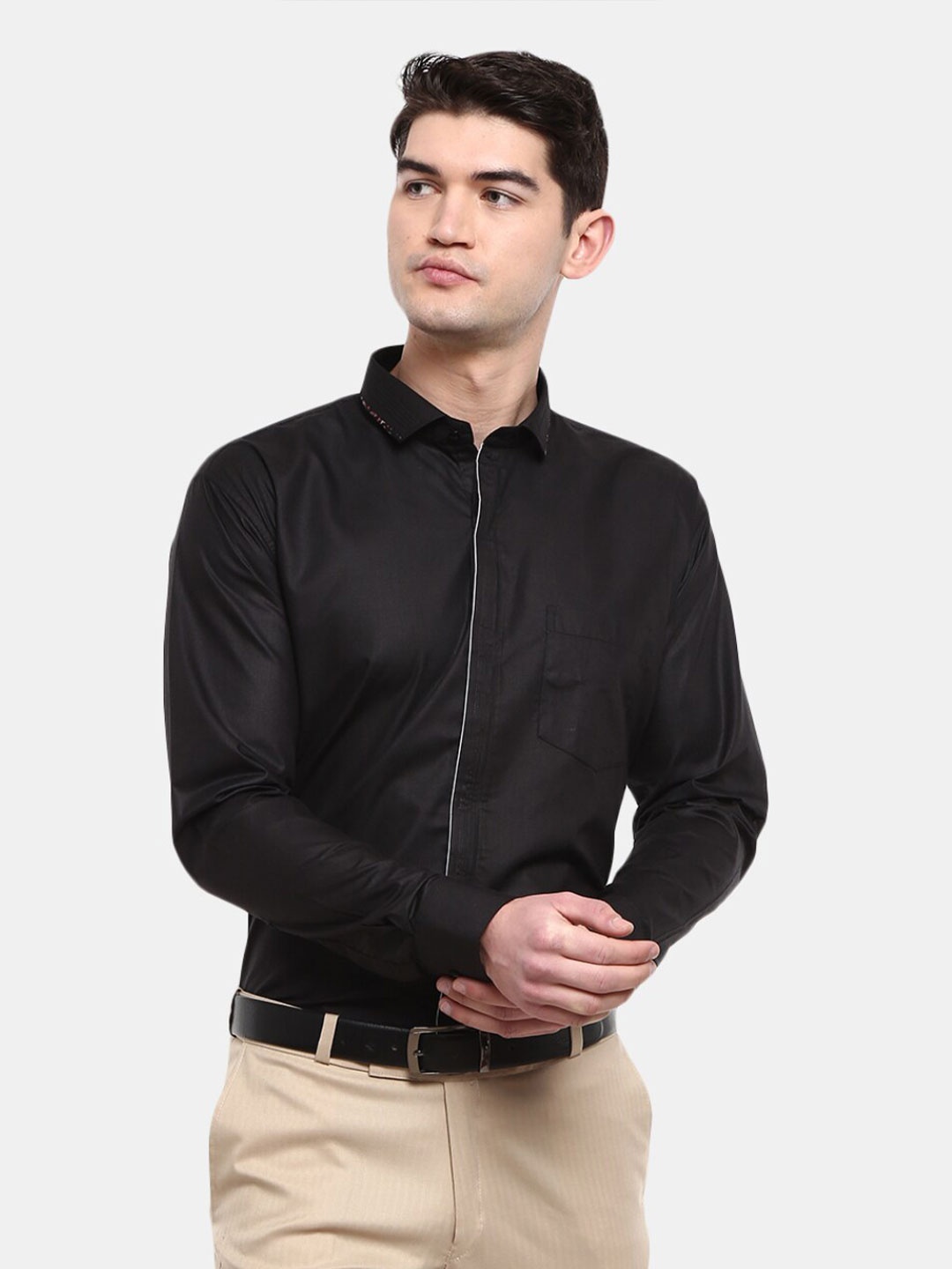 

V-Mart Men Black Regular Fit Solid Cotton Formal Shirt