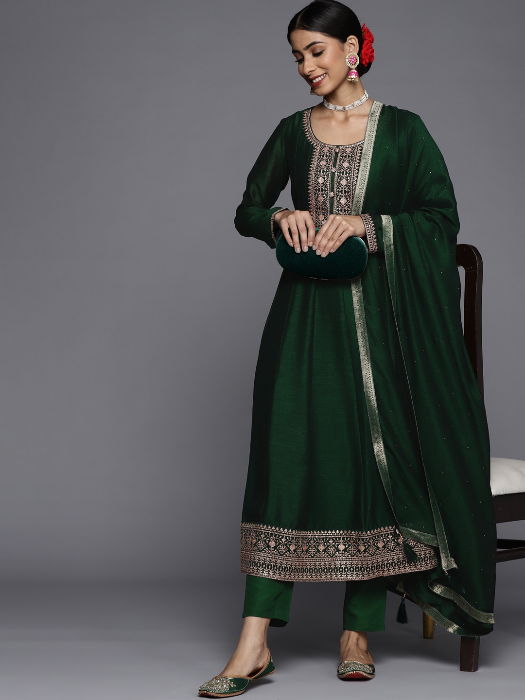 

Libas Women Green Floral Motifs Embroidered Sequinned Kurta with Trousers & Dupatta