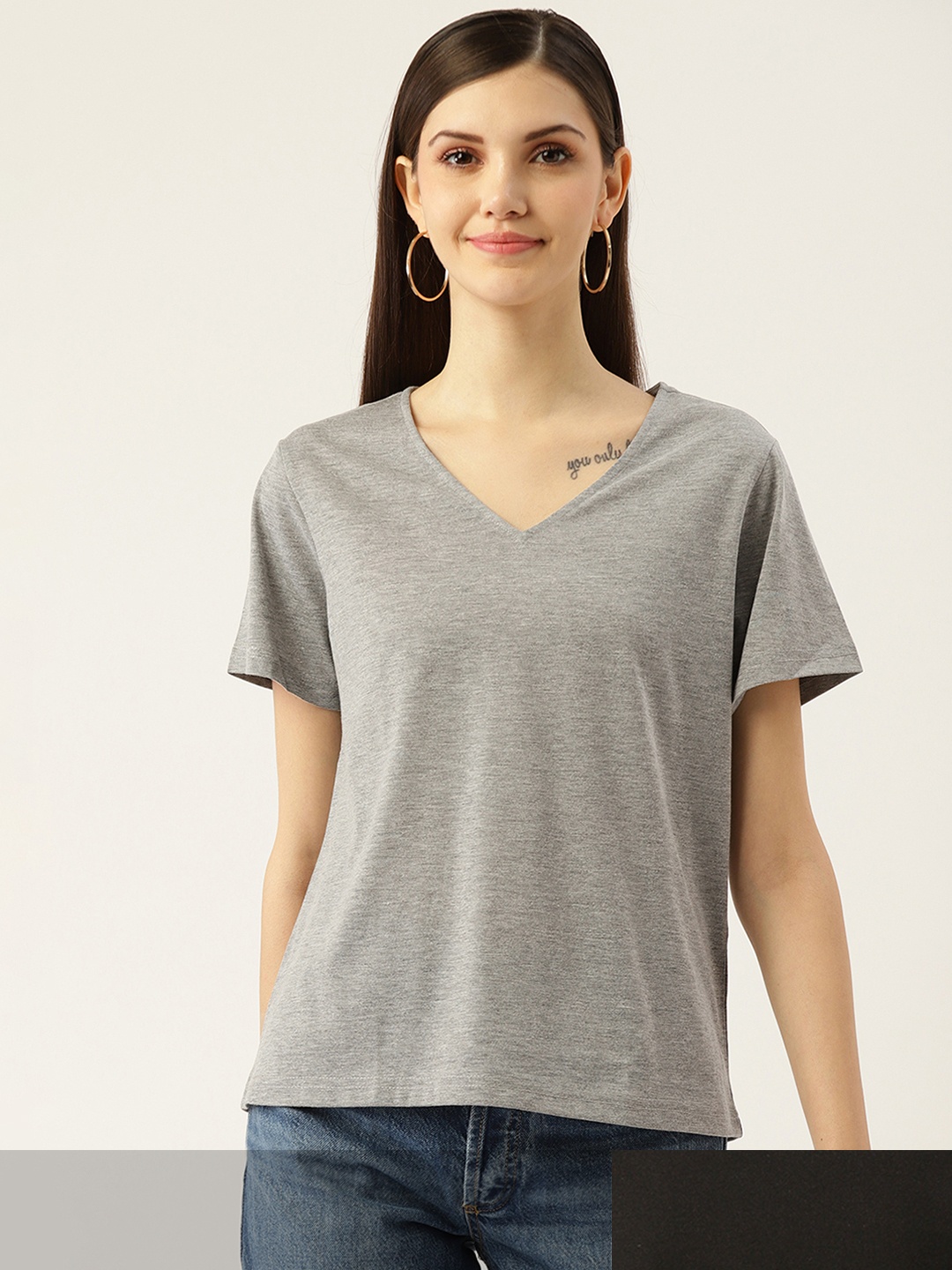 

Besiva Women Pack of 2 V-Neck T-shirts, Black