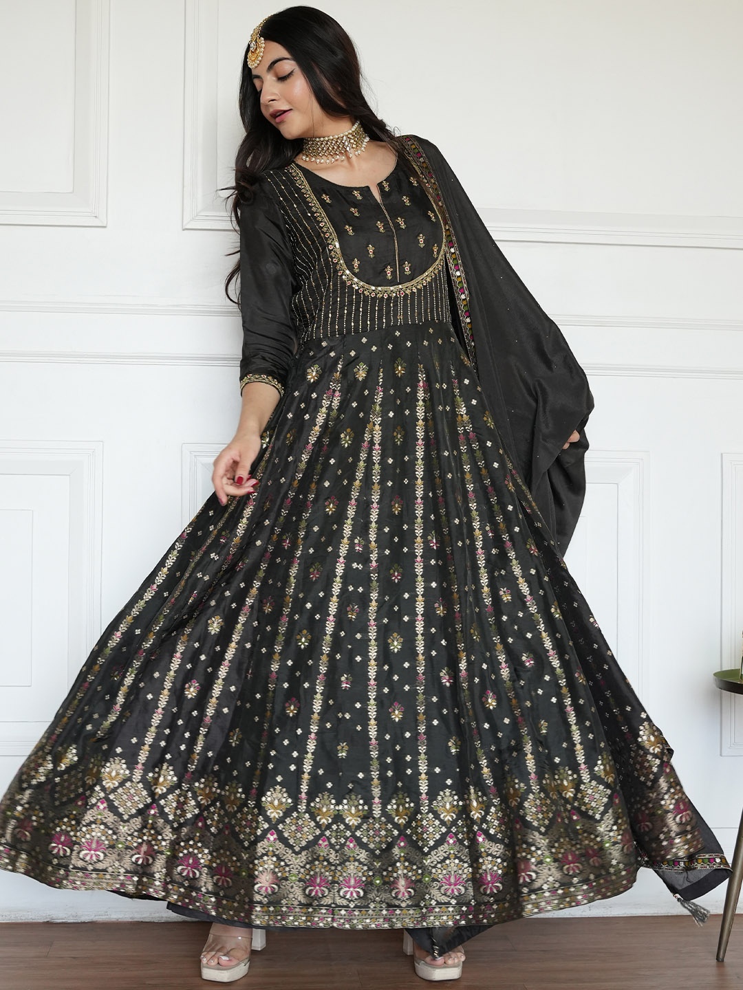 

Libas Women Black Floral Motifs Embroidered Kurta with Churidar & Dupatta