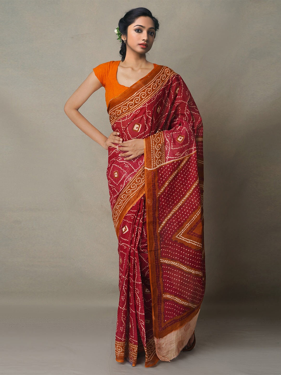 

Unnati Silks Women Maroon & White Bandhani Pure Cotton Bandhani Saree