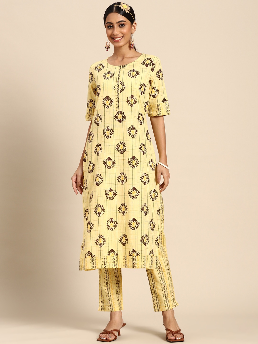 

Sangria Women Yellow Ethnic Motifs Printed Kurta with Trousers