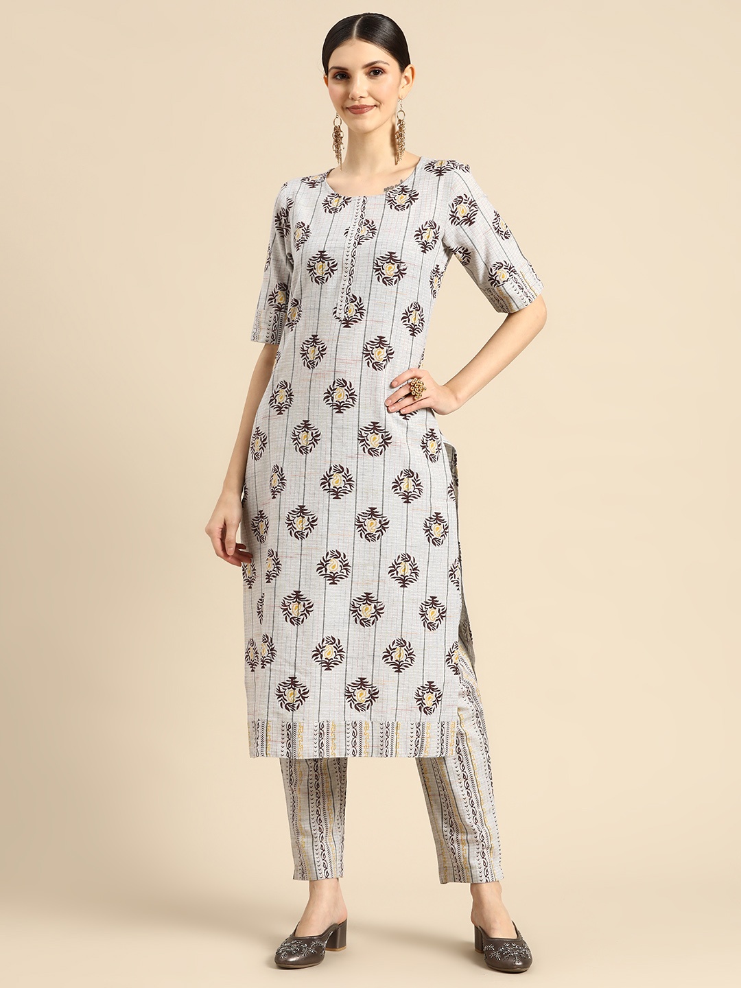 

Sangria Women Grey Ethnic Motifs Printed Kurta with Trousers