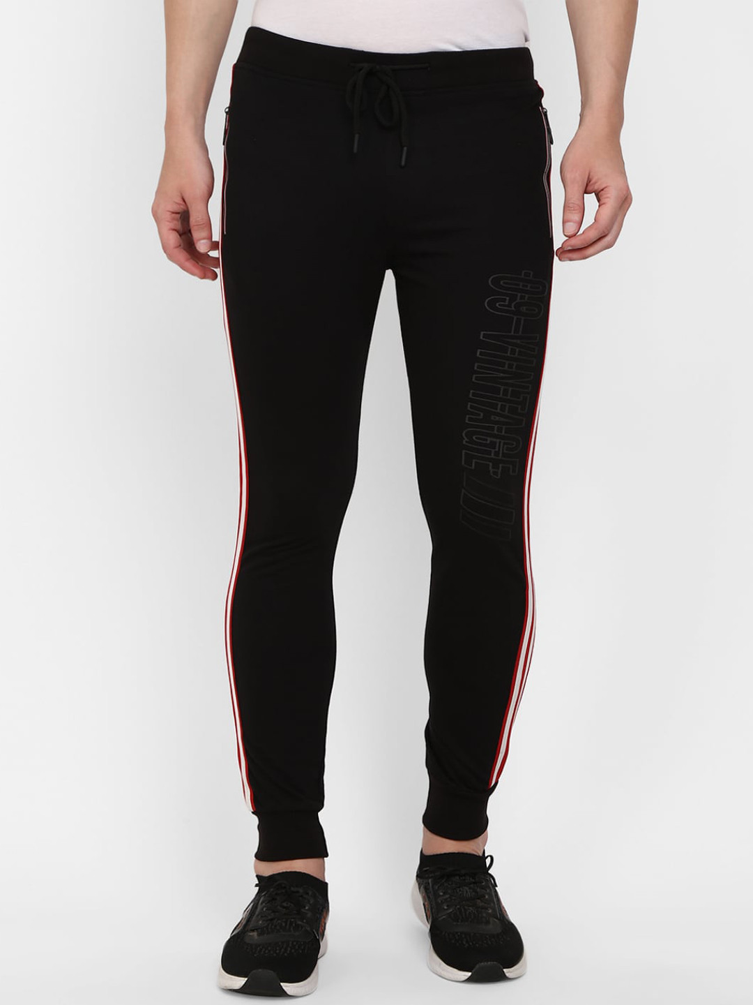 

V-Mart Men Black Solid Slim Fit Joggers