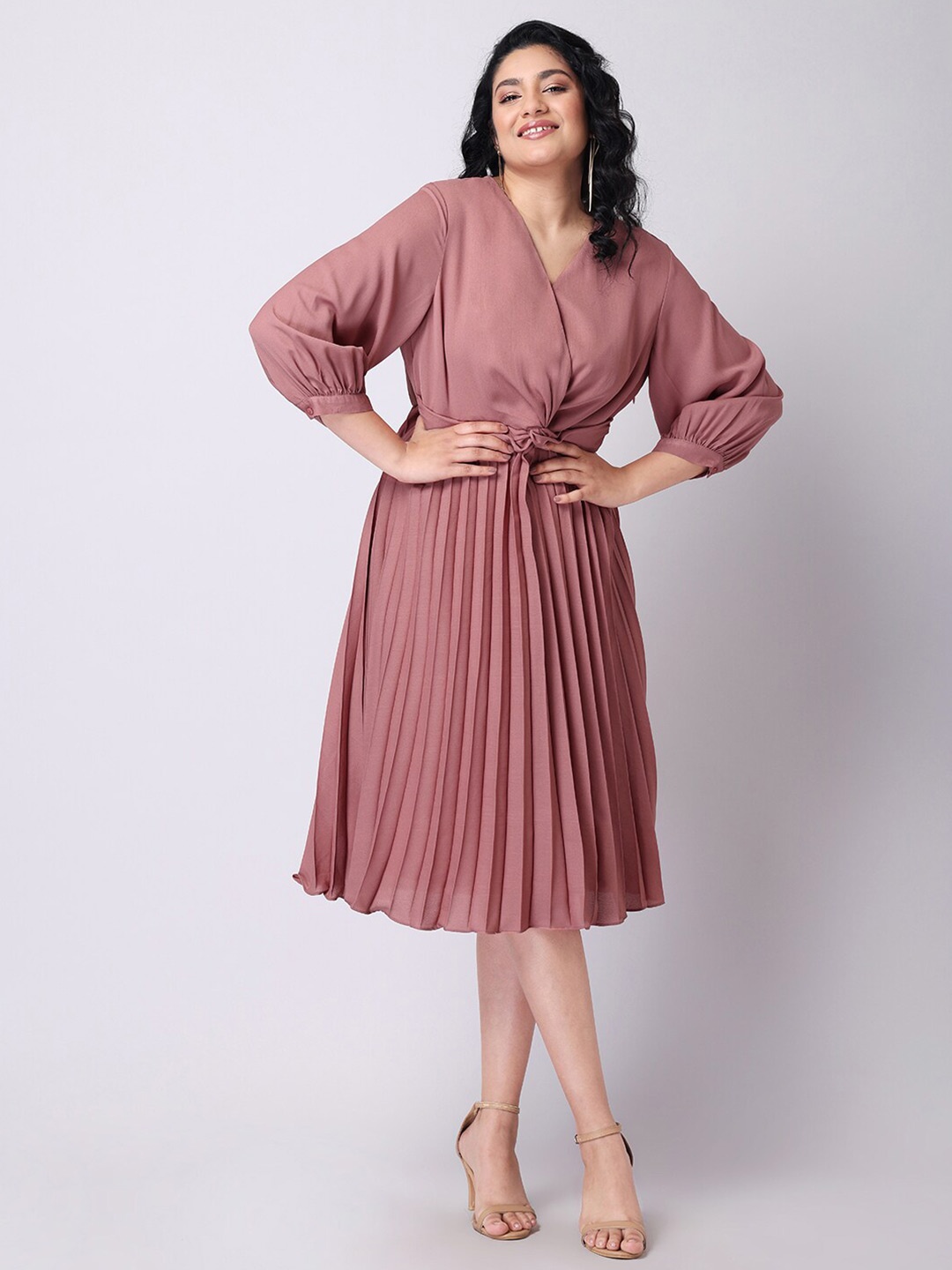 

FabAlley CURVE Dusty Pink Pleated Front Knot Midi Dress