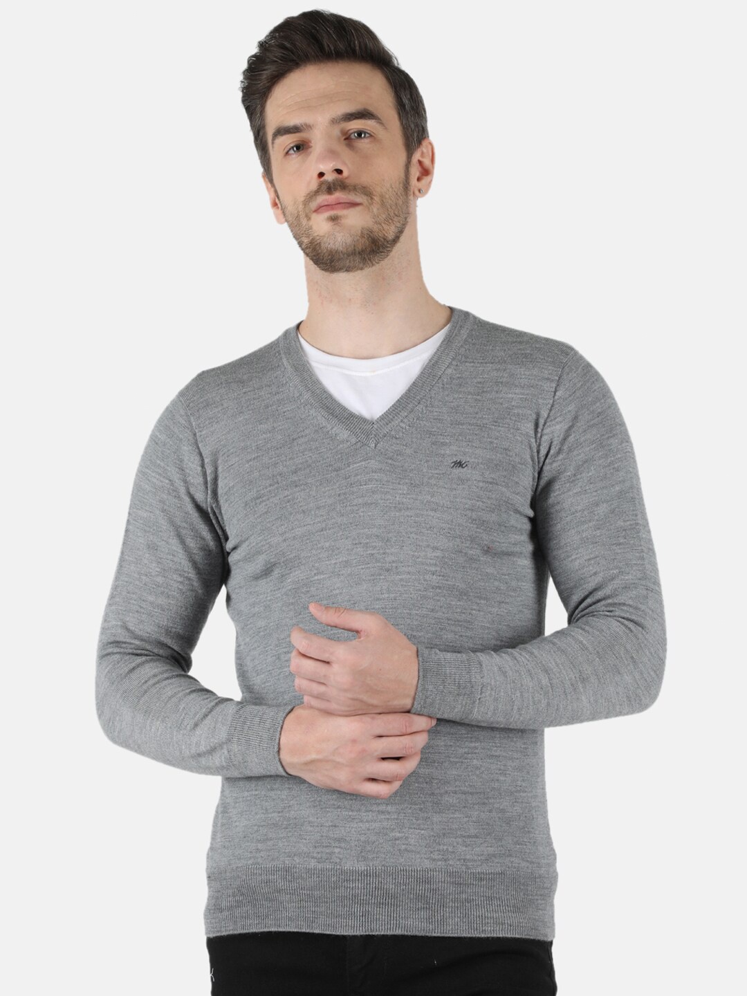 

Monte Carlo Men Pure Wool Grey Solid Full Sleeved V neck Pullover